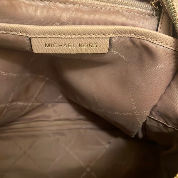 Michael Kors please check all picture of condition - Picture 14 of 17
